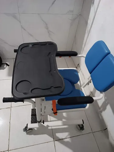 Cadeira de transferência e banho 
