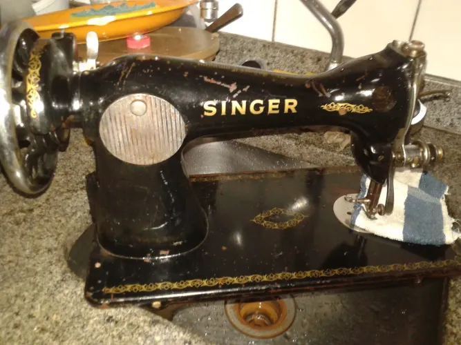Máquina de Costura Muito Antiga da Singer Relíquia Linda Cobiçada Aproveite Aceito CPropos