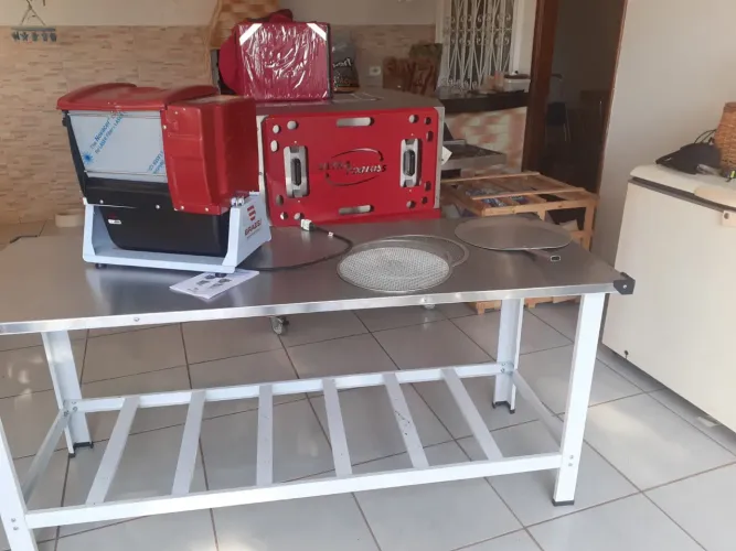 Forno de esteira a gás
