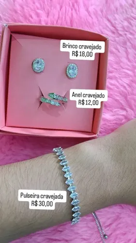 Joias prata e dourada 