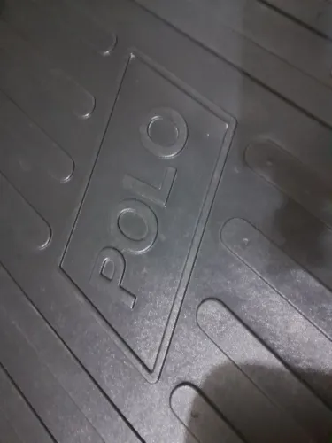 Tapete bandeja  De Mala para carro Polo