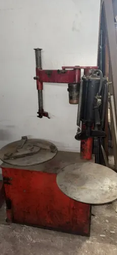 Máquina borracheiro / oficina mecânica