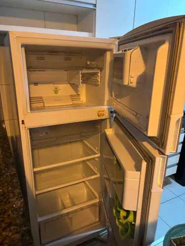 Geladeira frost free pra vender rápido 