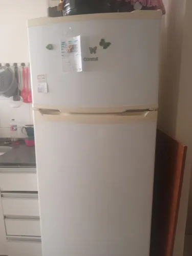 Vendo geladeira , usada e conservada por motivo de mudança, marca Consul Frost Free branca