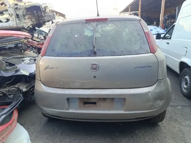 SUCATA: FIAT PUNTO PRATA 2011