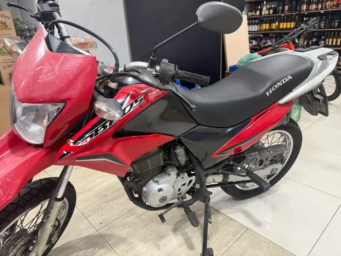 Moto Honda Bros 150