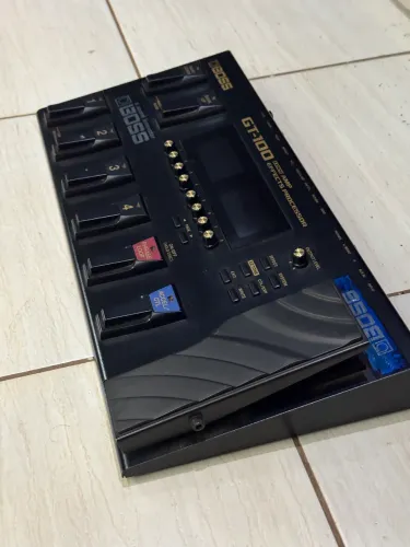 Pedaleira Boss GT-100 + Fonte Original - Excelente Estado | Único Dono