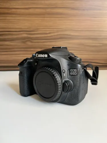 Câmera 60D CANON - bateria e carregador novos