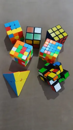 Coleção de Cubos Magicos
