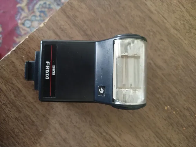 Flash Frata 926 p/ câmera analógica 