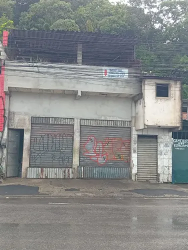 Galpão comercial térreo e 1° andar / aceito troca por caminhão reboque e diferença.