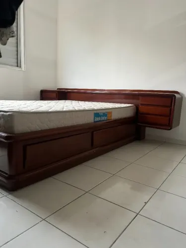 Cama Casal Vintage em Madeira com Mármore e 10 Gavetas