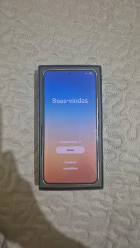 Samsung S22 na caixa