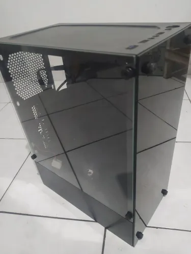 Gabinete gamer preto