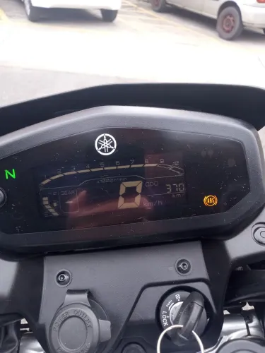 Moto é nova, 370km , está como saiu da fábrica, comprada em outubro de 2025