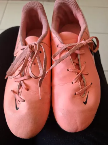 Chuteira Nike Phantom GX número 34
