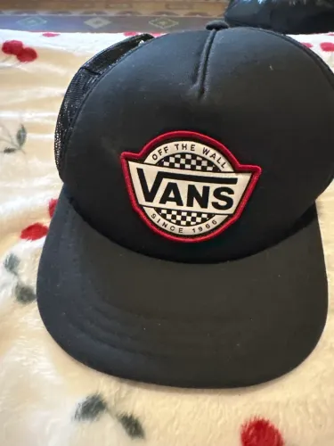 Boné Vans Classic Patch Trucker "Off The Wall - Since 1966"