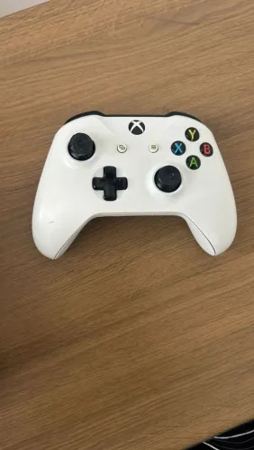 Vendo Xbox one s muito conservado