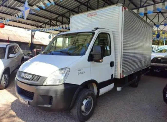 Iveco Daily 2014 baú / transferência de divida