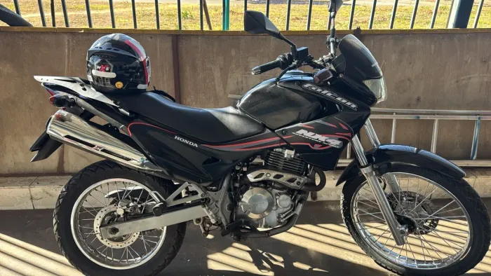 Vendo, ou troco por moto de baixo cilindrada.  Valor 8,000
