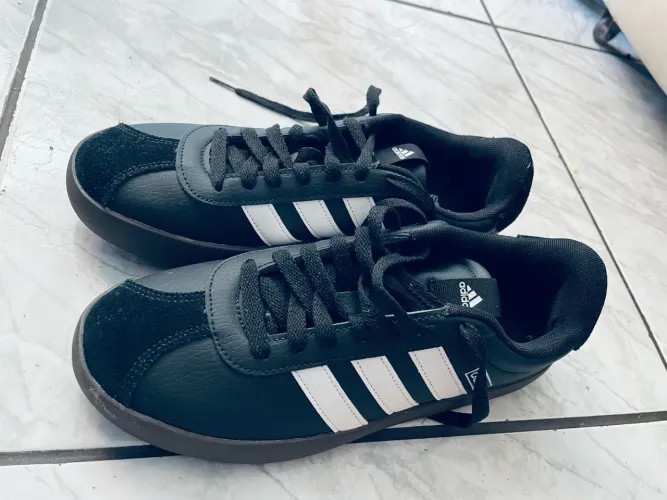 Vendo tênis Adidas original