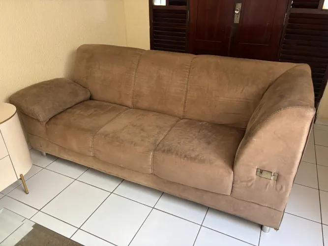 SOFÁ + CENTRO DE MESA