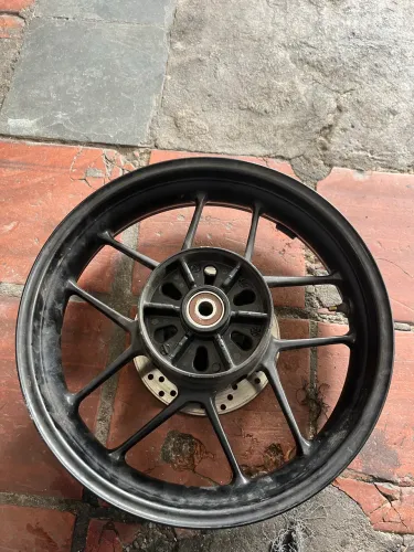 Roda traseira triumph speed 400 2025 original com disco sem detalhe 