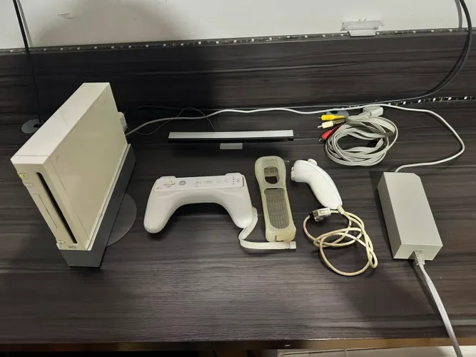 Nintendo Wii Desbloqueado com acessórios
