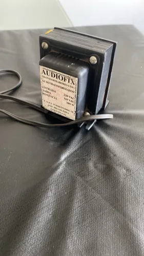 Estabilizador Transformador entrada 220 saída 110 100w de potência