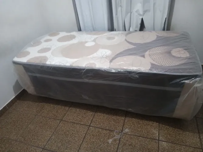 Cama nox nova solteiro no plástico paguei 700 vendo por 450 pra vender logo