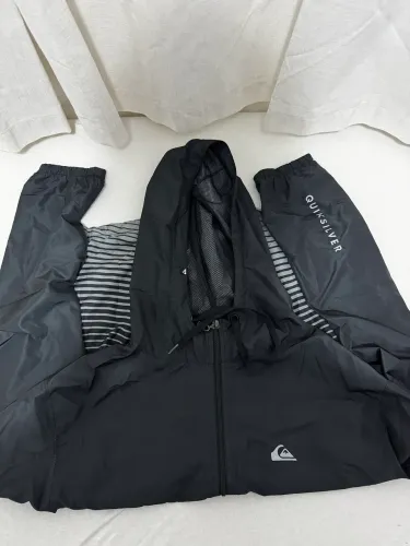 Jaqueta corta vento quiksilver 