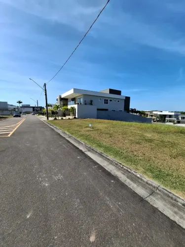 Casa de condomínio para venda tem 698 metros quadrados em Interlagos - Vila Velha - ES