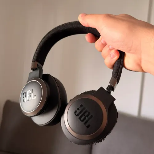 Fone de ouvido JBL Live 650BTNC Bluetooth