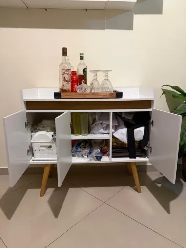 Aparador / Buffet Retrô 3 Portas com Pés Palito - Excelente Estado