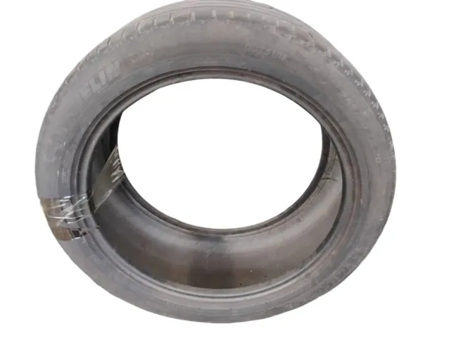 Pneu Michelin usado 285/40 R20