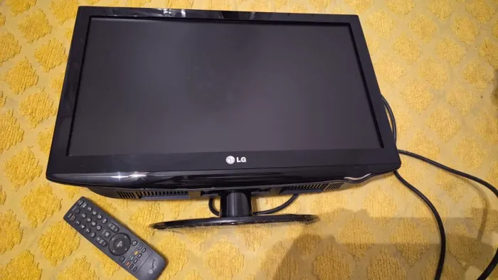Monitor LG 22LH20R com controle remoto