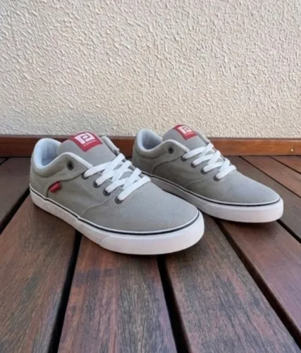 Tênis NOVO Freeday Flip tamanho 40/41