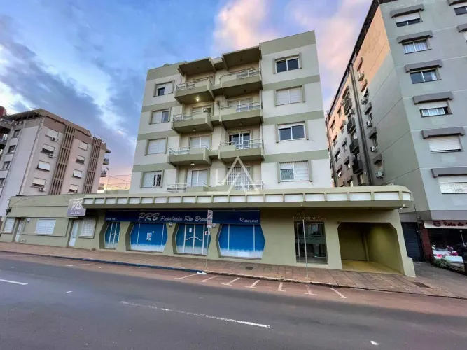 AMPLO APARTAMENTO NO CENTRO DE CARAZINHO