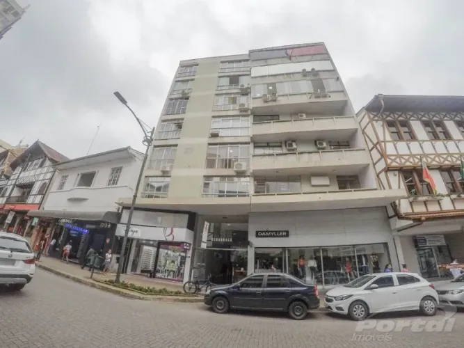 Sala Comercial disponível para locação no bairro Centro em Blumenau/SC.
