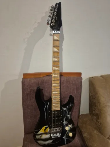 Guitarra Golden GH88