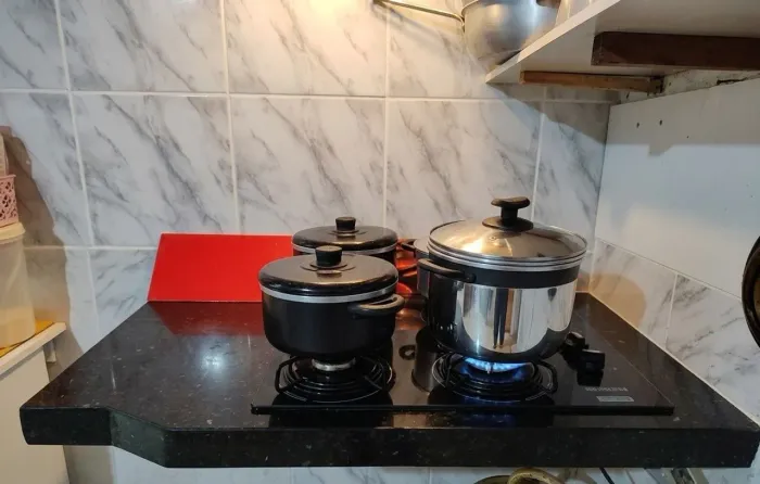 Pedra de mármore mais fogão cooktop