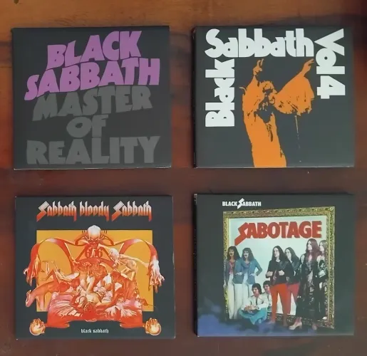 CDs Black Sabbath remaster digipack novos