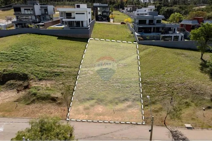 TERRAS DA ALVORADA lote amplo em condomínio de alto padrão no Medeiros