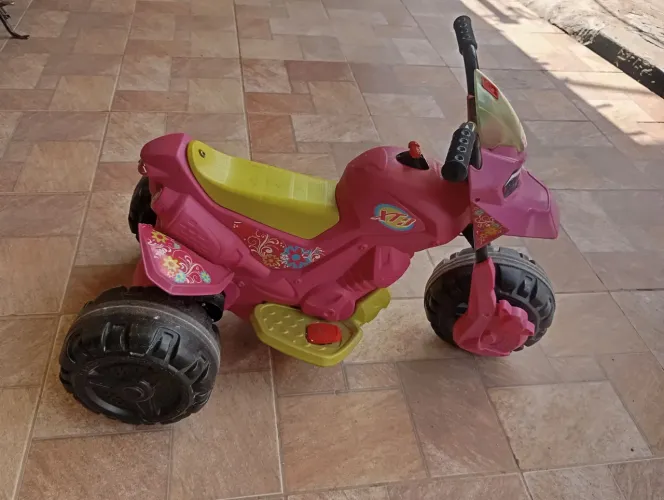 Moto elétrica infantil 