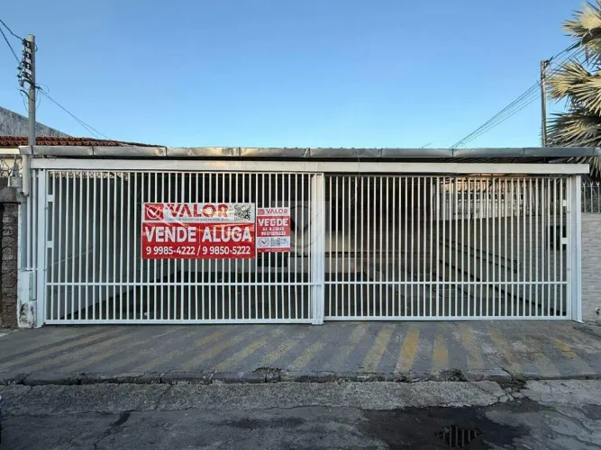 Casa à venda, 4 quartos, 1 suíte, 8 vagas, Suíça - Aracaju/SE