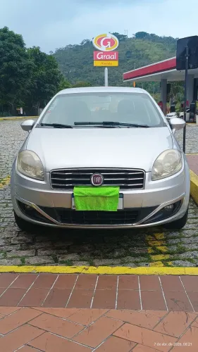 Fiat Linea Essence 1.8 Flex 16V 4P 2015