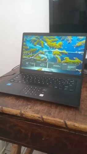 Notebook Multilaser, 2 giga de Ram , 64 giga de armazenamento simples mais muito útil .