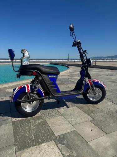 Moto elétrica semi nova