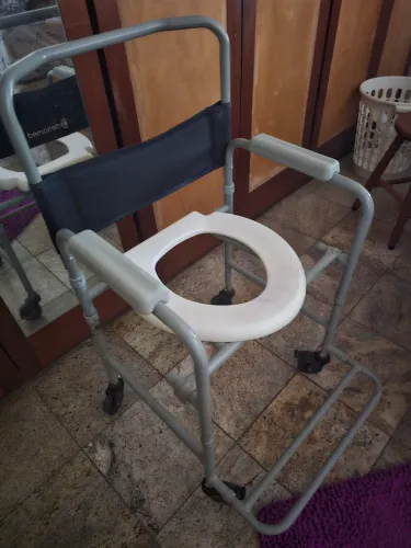 Cadeira higiênica