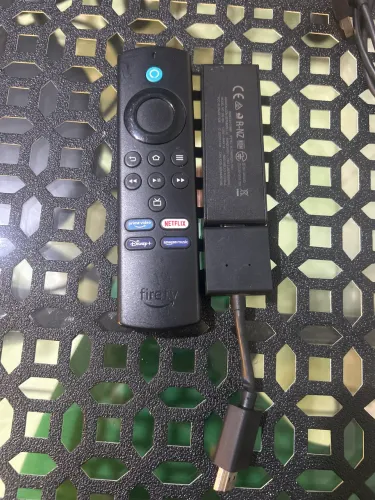 Amazon Stick TV com Alexia